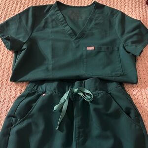 FIGS Hunter Green Catarina Top XS | Joggers S